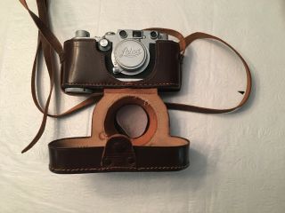 Vintage Leica 35MM Camera with Case.  No: 402340 5