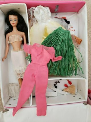 Ponytail Barbie and Vintage clothing in 4