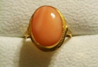 Vintage European 18k 750 Yellow Gold Bezel Set Pink Peach Coral Ring