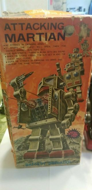 Vintage ATTACKING MARTIAN ROBOT 1960s Japan SPACE TIN BATTERY OPERATED 7