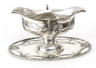 Hanau 800 Silver Double Lipped Gravy Boat With King Louis Medallions & Garlands