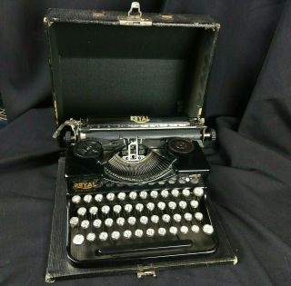 Vintage 1927 - 28 Royal Portable Model P Typewriter W/ Case Black Gold Glass Keys