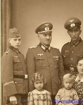 Port.  Photo: Rare Wehrmacht Family W/ Boy Soldier W/ " Unteroffizier Schule " Cuff