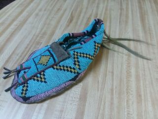 19th C.  ANTIQUE NATIVE AMERICAN PLAINS INDIAN SIOUX BEADED SINGLE MOCCASIN OLD 3