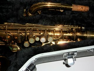 Vintage 1930 ' s Conn transitional alto saxophone 3