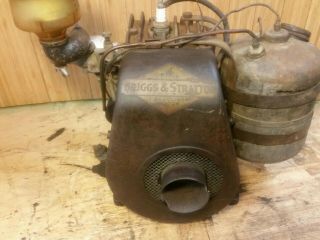 Antique Vintage Briggs & Stratton Model UR - 6 Engine Gas Motor Rare 7