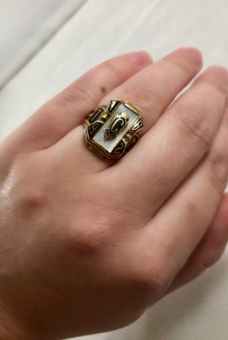 Vintage 10k Yellow Gold 1962 Class Ring W/ Mother of Pearl Size 8 10.  4grams 8