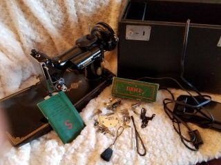 Vintage 1952 Singer Featherweight Electric Sewing Machine 221 - 1 Ak998121