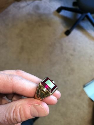 Vintage Men ' s 10k Gold Art Deco Ring With Red Stone Possibly Ruby 8