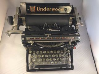 VINTAGE ANTIQUE Underwood Typewriter 2