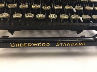 VINTAGE ANTIQUE Underwood Typewriter 3