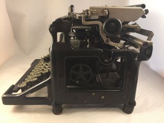 VINTAGE ANTIQUE Underwood Typewriter 5