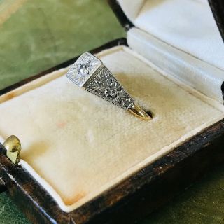 Art Deco 18ct,  Gold & Platinum Diamond solitaire engagement ring,  Circa 1920 3