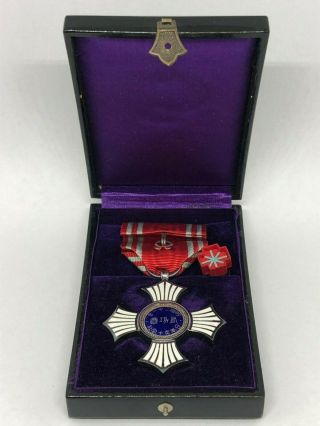 Japanese Red Cross Order Of Merit Medal Japan Cased