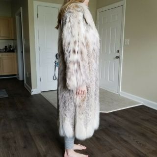 Luxurious and Flawless Women ' s Adolfo Canadian Lynx Fur Coat 8