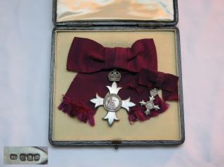 Wwi Mbe Solid Silver Medal & Presentation Case Garrard Of Lon