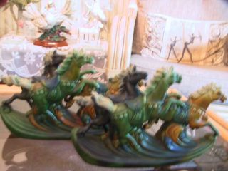 Rare and collectable vintage Oriental figurines of gallloping horses bookends. 4