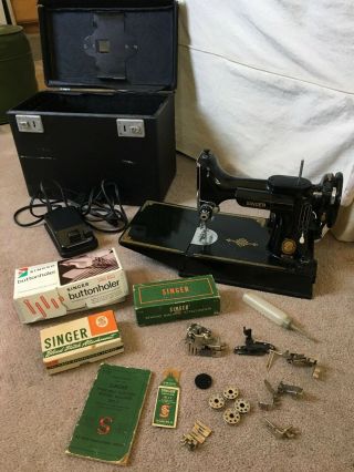 Vintage Singer 221 Featherweight 1953 With Case And Attachments -