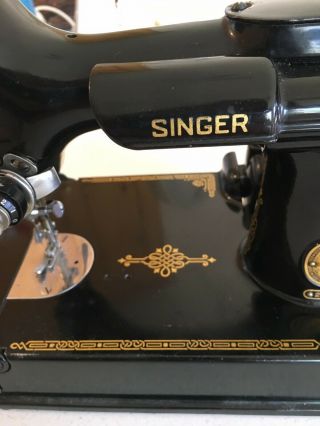 VINTAGE Singer 221 Featherweight 1953 with case and attachments - 9