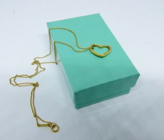 Tiffany & Company Elsa Peretti Classic 18k Gold Floating Heart Necklace 1977