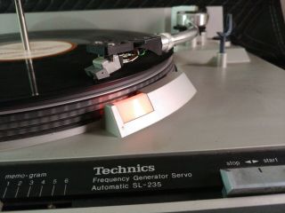 Vintage Technics SL - 235 Auto Stacking Turntable w Multi Stack Spindle - 2