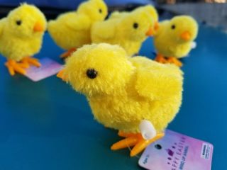 6 - Hopping Dancing Yellow Easter CHICKS Wind Up TOYS - CUTE - FUN 2