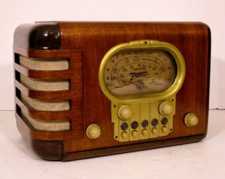 Old Antique Wood Zenith Vintage Tube Radio - Restored & W/ Racetrack Dial