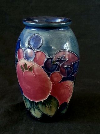 Vintage Moorcroft Pottery England Vase 4.  25 "