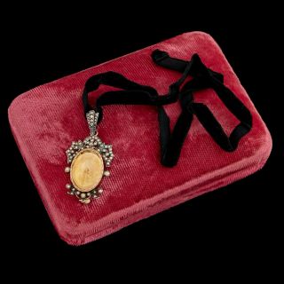 Antique Vintage Georgian 18k Rose Gold Memento Mori Pearl Locket Velvet Necklace
