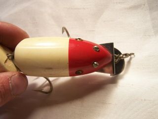 VINTAGE RARE NON CATALOGED CREEK CHUB MUSKY WIGGLEFISH IN RED WHITE FISHING LURE 4