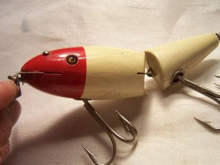 VINTAGE RARE NON CATALOGED CREEK CHUB MUSKY WIGGLEFISH IN RED WHITE FISHING LURE 6