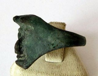 VERY RARE 19TH TO 20TH C BRONZE RING WITH A HEAD ON DEVIL 150 4