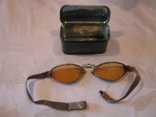 Ww2 German Goggles In Metal Tin