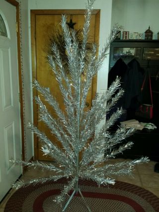 Vintage aluminum christmas tree 6.  5 Feet VGC with box 2