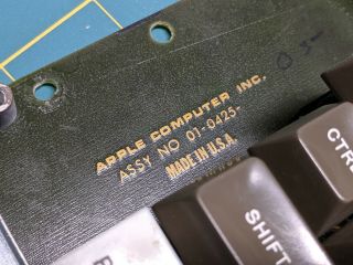 Vintage 1980 Apple Computer Inc.  Apple II Keyboard 02 - 2459 - 02 01 - 0425 AS - IS 4