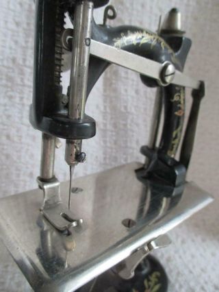 Antique Foley & Williams MIDGET Crank Sewing Machine w/ Box,  instructions 10