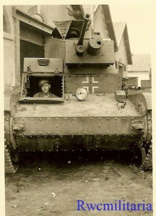 Very Rare Us Troops W/ Captured German Impressed Polish 7tp Panzer Tank