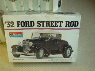 Vintage 1977 Monogram 1932 Ford Street Rod 1/8 Model Kit No.  2602 Unbuilt