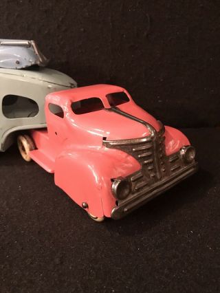 VINTAGE MARX PRESSED STEEL DELUXE AUTO TRANSPORT WITH TWO CARS HAVING DRIVERS 2