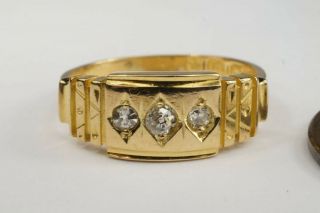 PRETTY LITTLE ANTIQUE ENGLISH 18K GOLD OLD CUT DIAMOND TRILOGY RING c1888 3