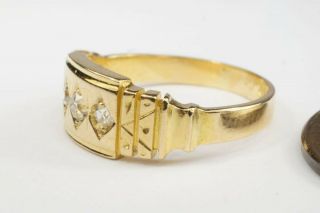 PRETTY LITTLE ANTIQUE ENGLISH 18K GOLD OLD CUT DIAMOND TRILOGY RING c1888 4