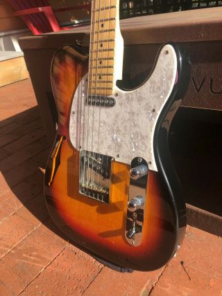 G&L ASAT Classic Thinline Guitar like Fender Telecaster Semi Hollow Vintage Case 2