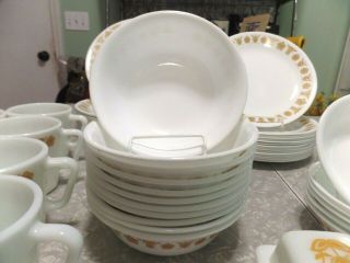 VINTAGE CORELLE LARGE 68 PC.  DINNERWARE SET in the 