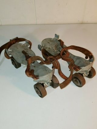 Vintage Union No 5 Metal Adjustable Roller Skates With Key Over Shoe 5