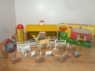 Lifelike 195 Farm Set With Tin/litho Barn,  Hay Bales,  Fence And Animal W/box