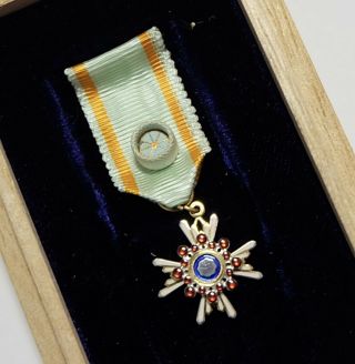 Rare Japanese Miniature Order Of Sacred Treasure 5th Class Medal Japan