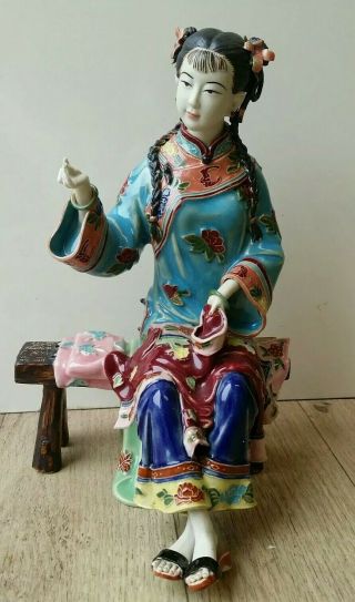 STUNNING Vintage Chinese Shiwan Porcelain Figurine 2