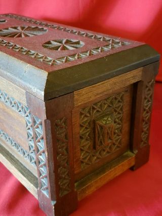 UNIQUE ANTIQUE HAND CARVED HARD WOOD PINWHEEL STAR DESIGN BOX 13.  5 