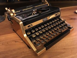 ROYAL 50th Anniversary Quiet Deluxe Gold plated Typewriter - RARE COND 2