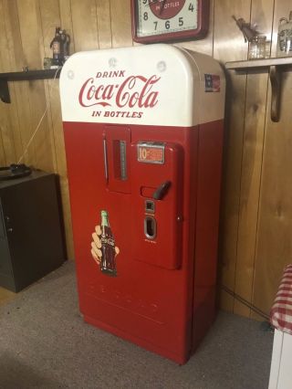 Vintage Vendo Coke Machine - Model F39
